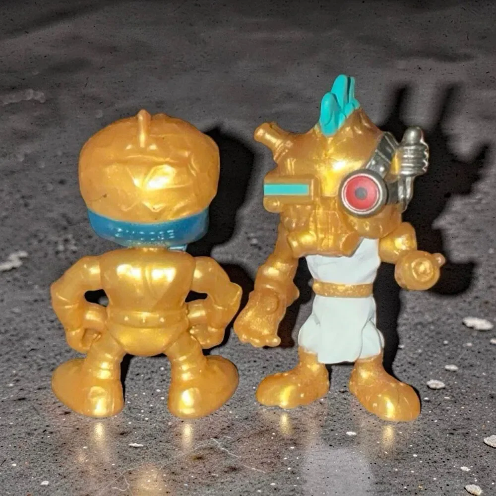 Moose Treasure X Sunken Gold Skeleton Hunter Action Figures Cake Topper 2.5